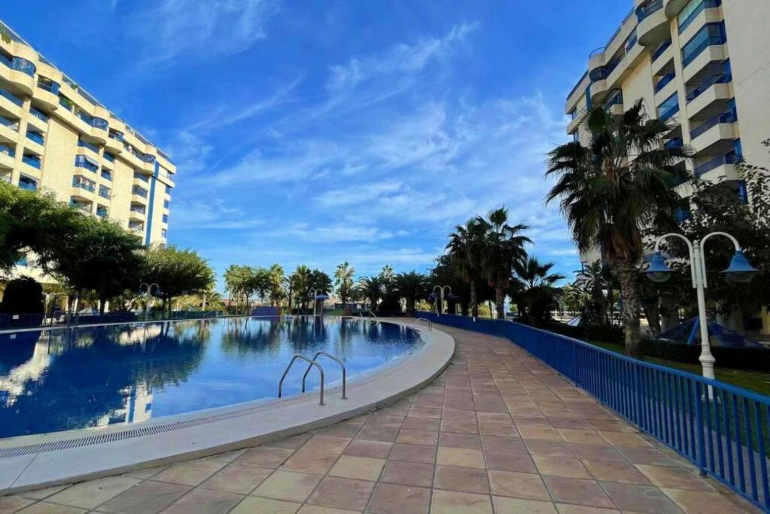 Apto. Luminoso Con Vistas En Playa De La Patacona Appartement Valencia